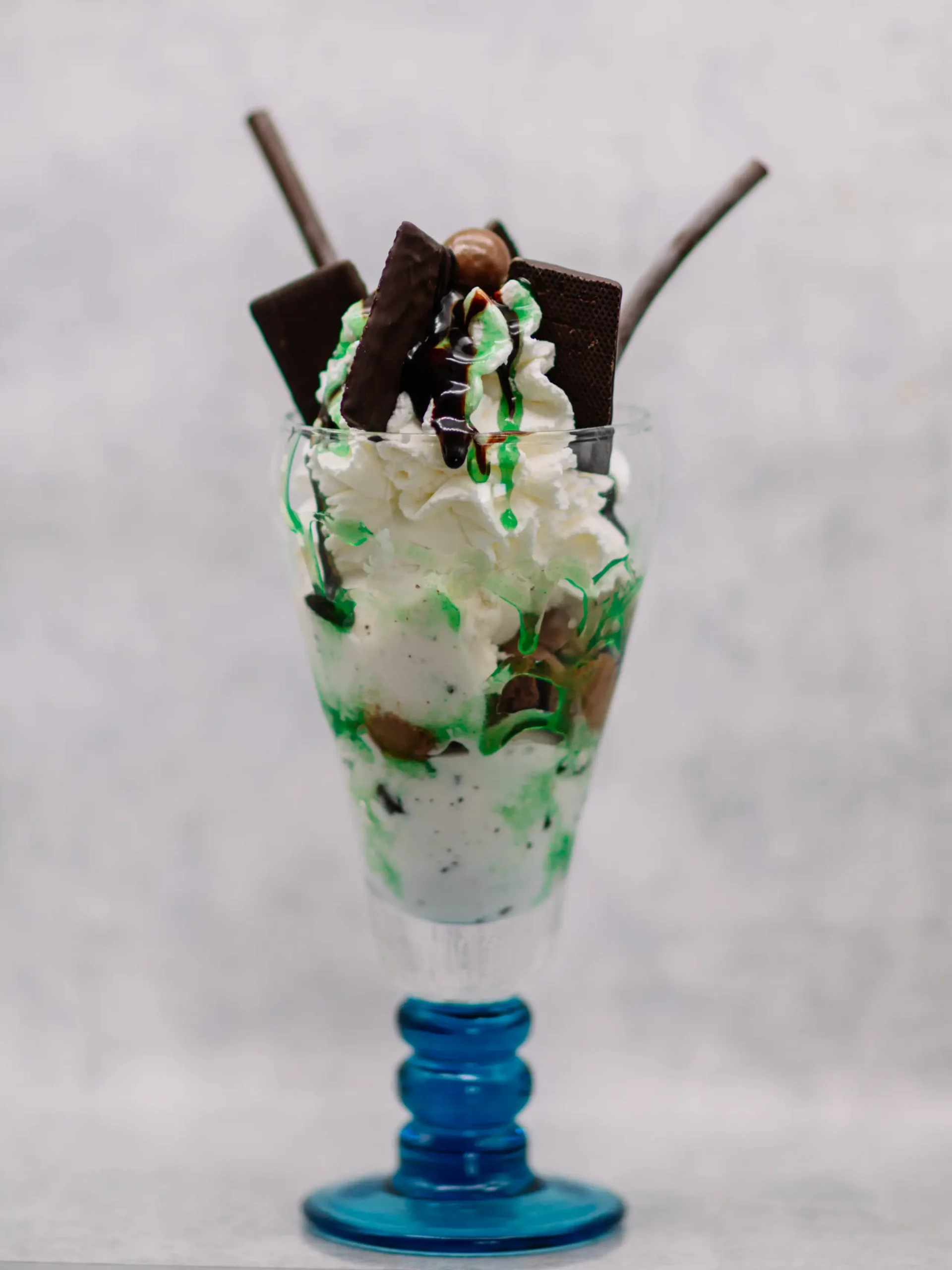 After Eight Becher scaled